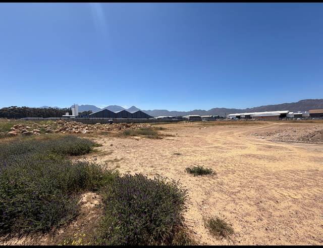 16,500M² INDUSTRIAL YARD TO LET IN STRAND INDUSTRIA